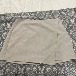 Abercrombie Tailored Skirt Cream Size Large